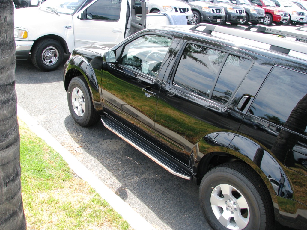 TrailFX R0002RB Aluminum Running Board with Stainless Steel Trim