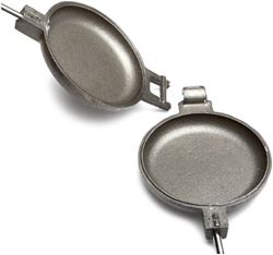 Picture of Rome Ind 1805 Rome'S 1805 Round Pie Iron With Steel And Wood Handles