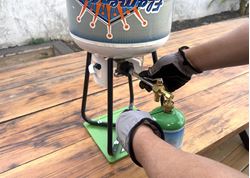 Picture of Flame King YSN1LBKT Refillable 1 lb Propane Cylinder Tank with Refill Kit