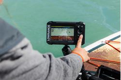 Picture of Lowrance 000-16111-001 Eagle 5 SplitShot Fishfinder with C-MAP US Inland Charts